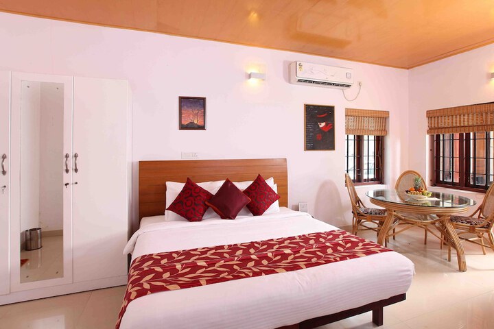 Room 4 of 40