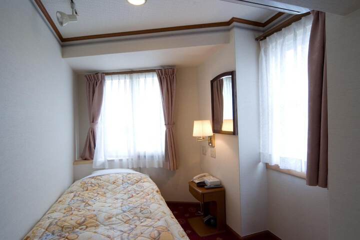 Room 15 of 43