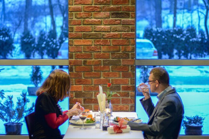 Dining 42 of 55