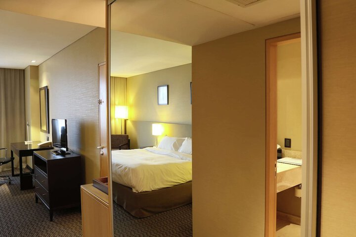 Room 19 of 70