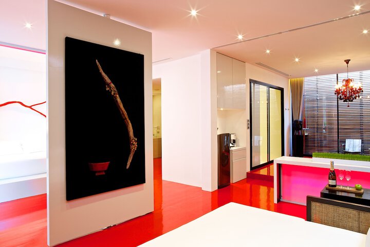 Room 6 of 95