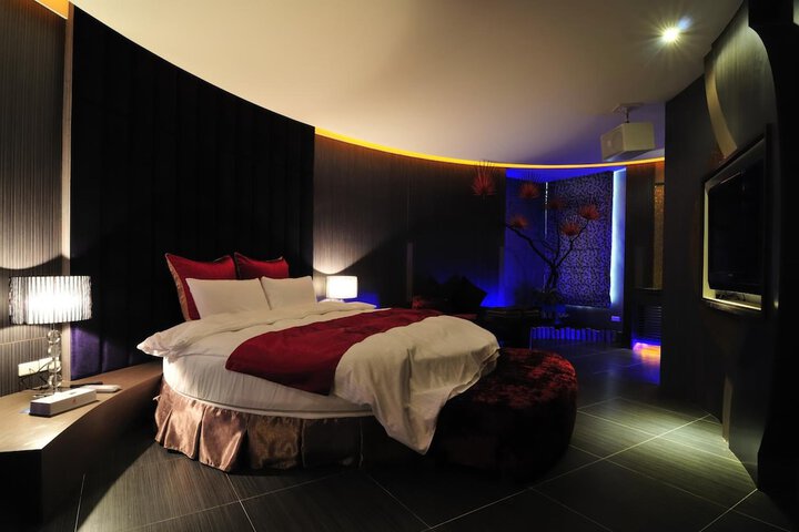 Room 18 of 50