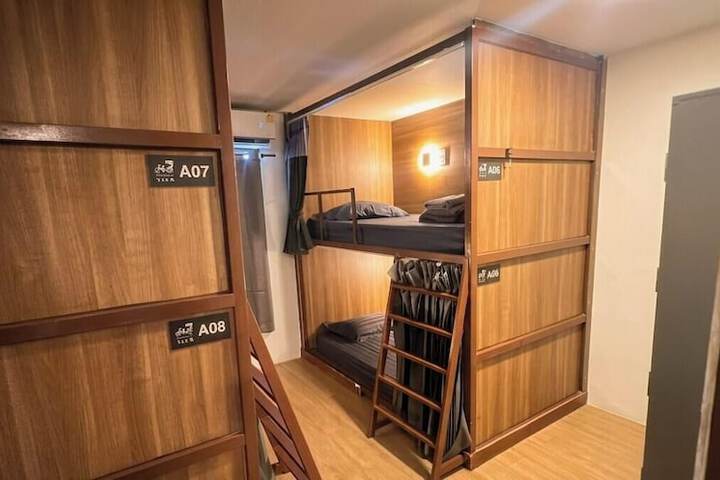 Room 65 of 132