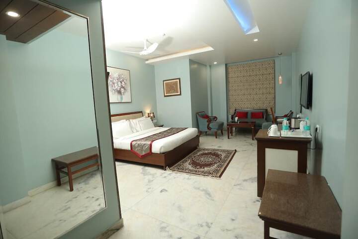 Room 153 of 288