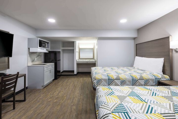 Room 12 of 27