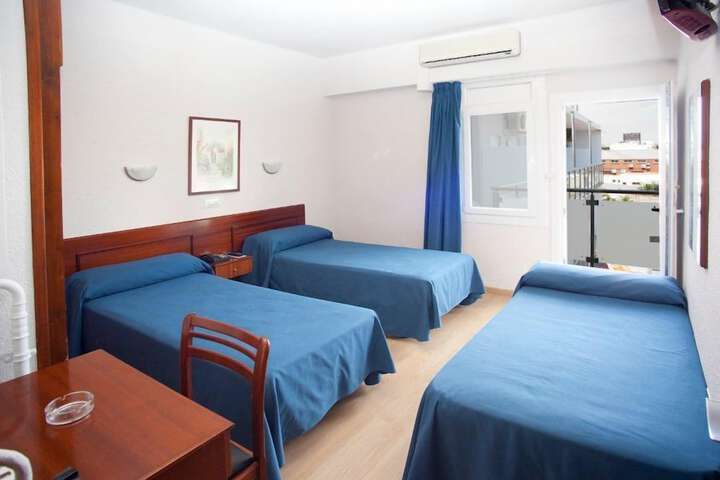 Room 12 of 38