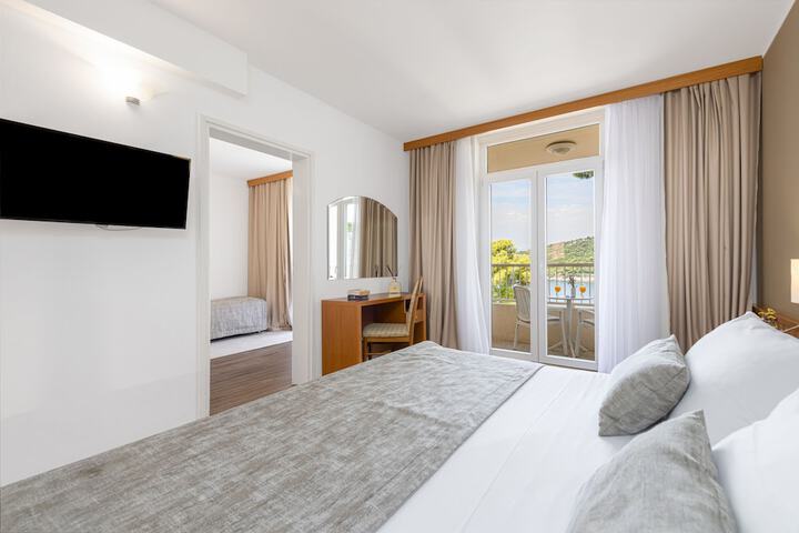 Room 14 of 75