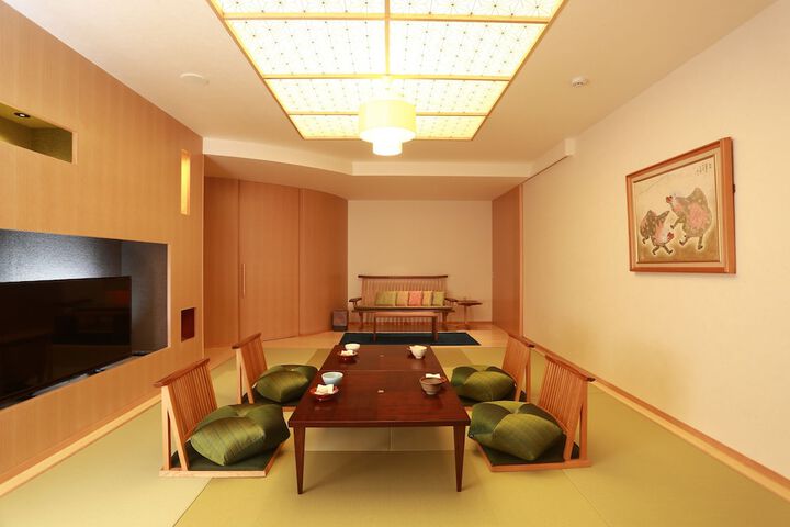 Room 20 of 176