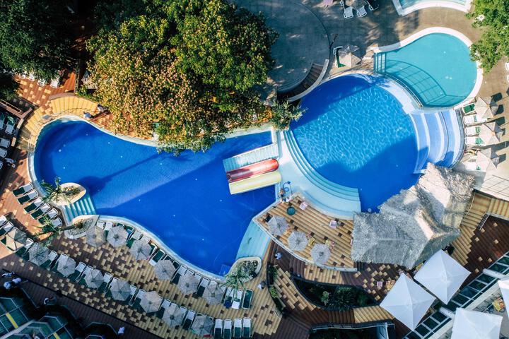 Pool 14 of 28