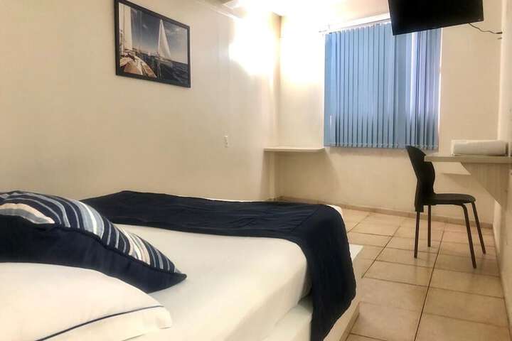 Room 5 of 33