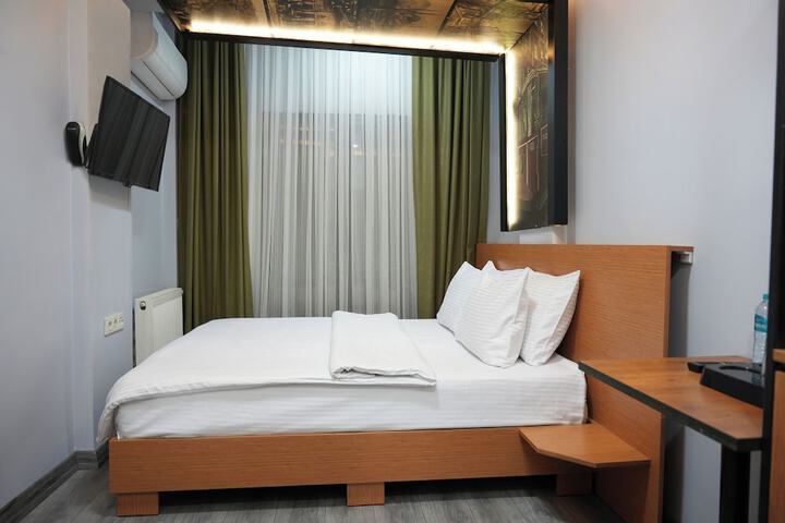 Room 44 of 89