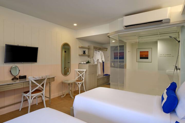 Room 9 of 60
