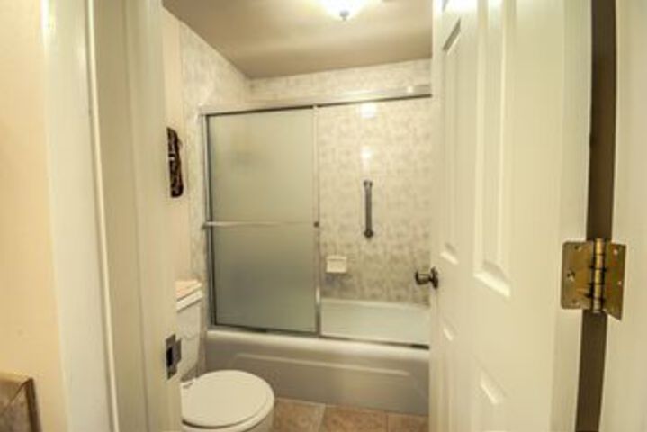 Room 5 of 80