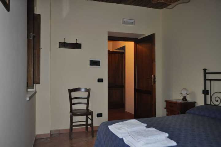 Room 4 of 50