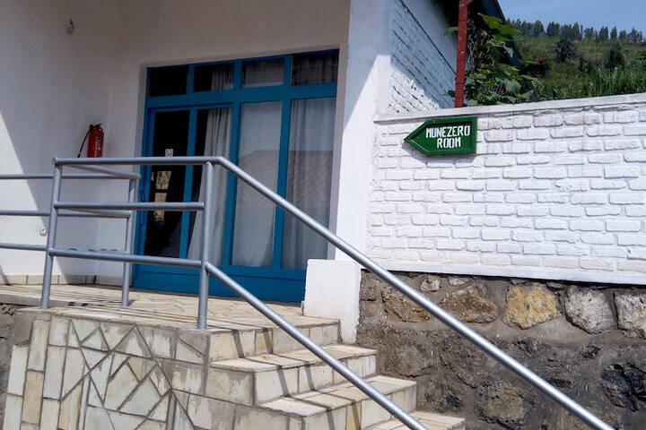 Room 9 of 36