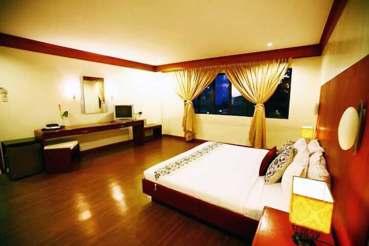 Room 18 of 26