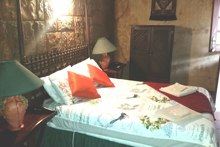 Room 12 of 23