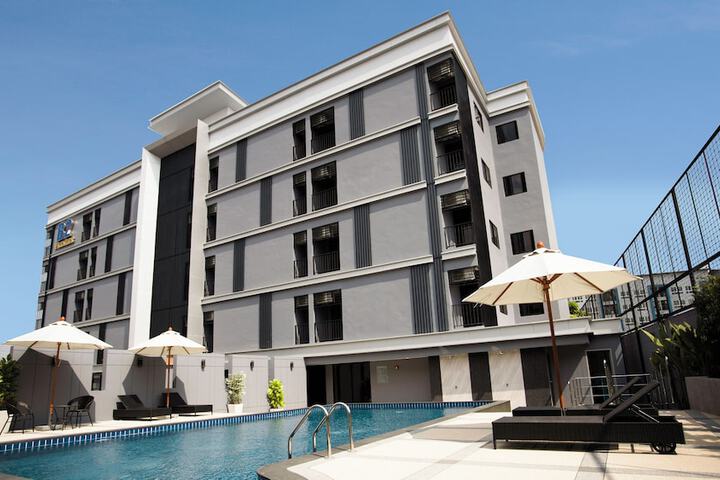 B2 Amata Nakorn Premier Hotel