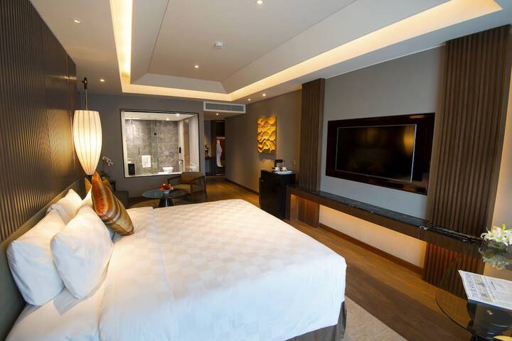 Room 25 of 48