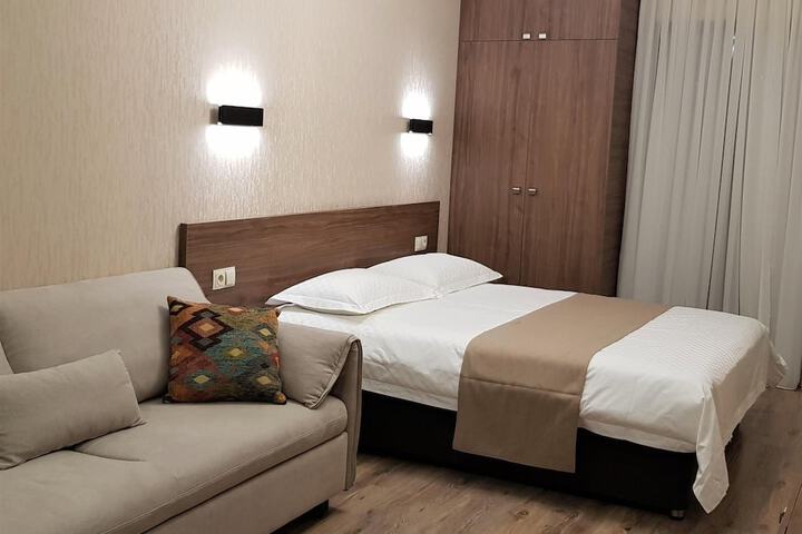 Room 11 of 62