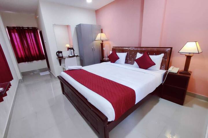 Room 12 of 32