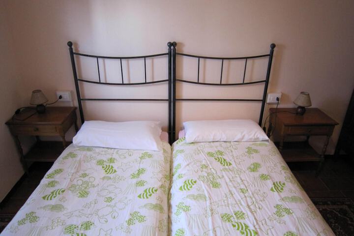 Room 7 of 37