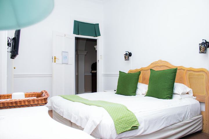 Room 25 of 65