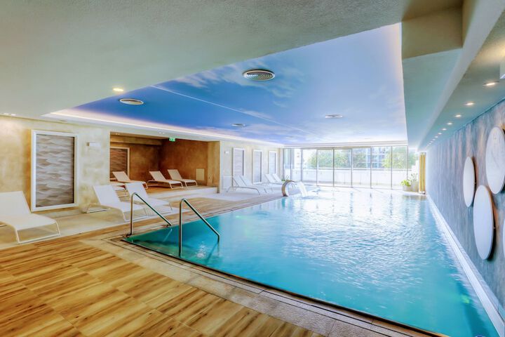 Pool 19 of 36