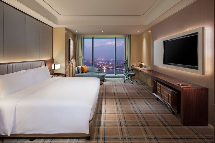 Room 33 of 70