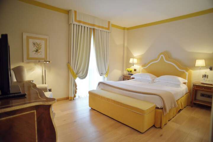 Room 39 of 216