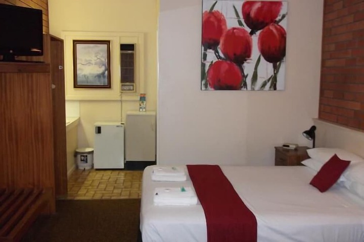 Room 9 of 43