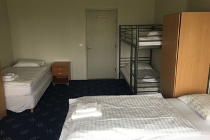 Room 16 of 49
