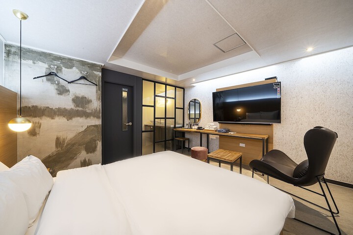 Room 20 of 92