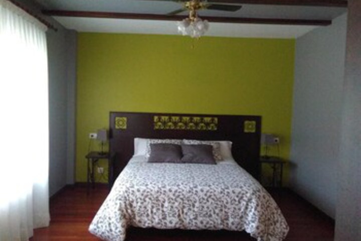 Room 33 of 42