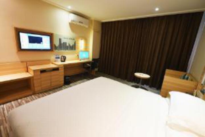 Room 22 of 23