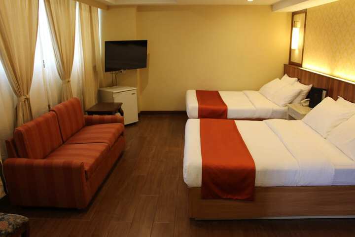 Room 9 of 23