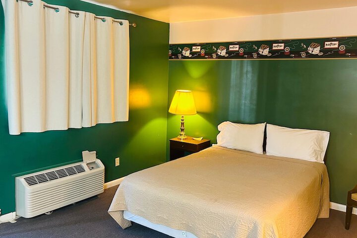 Room 28 of 59