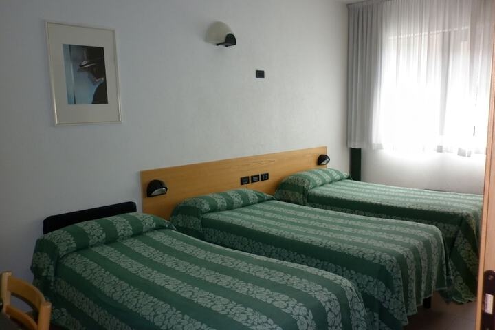 Room 4 of 26