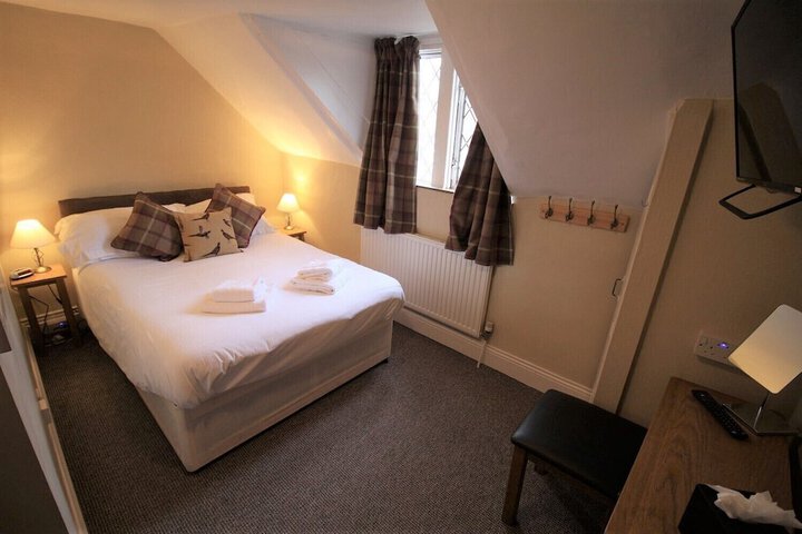 Room 5 of 36