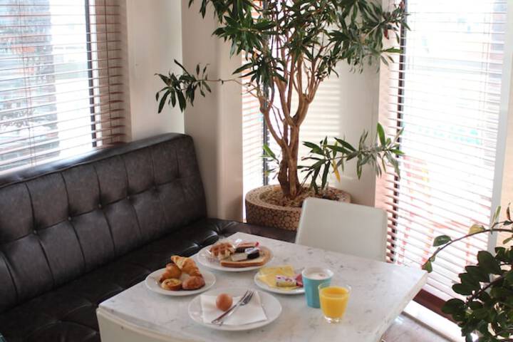Breakfast area