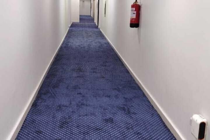 Room 6 of 9