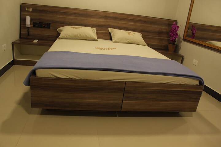 Room 3 of 8