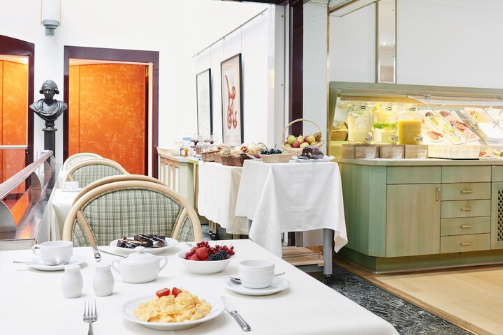 Breakfast/Coffee Service 12 of 34