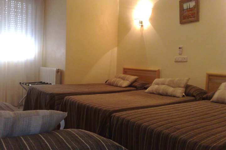 Room 9 of 26