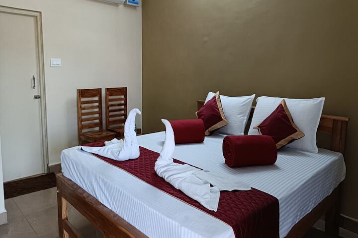 Room 6 of 33