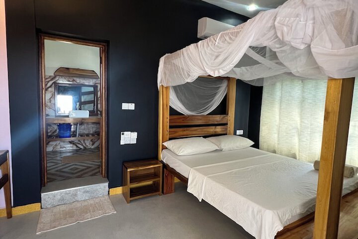 Room 3 of 42