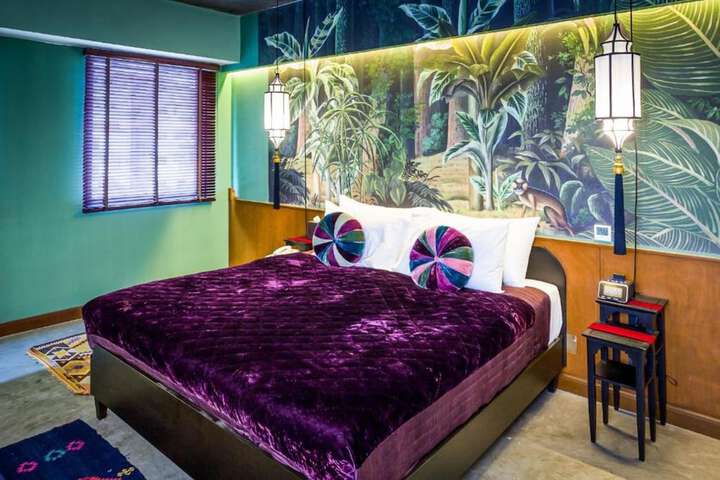 Room 21 of 48