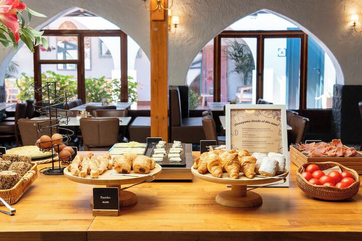 Breakfast/Coffee Service 56 of 74