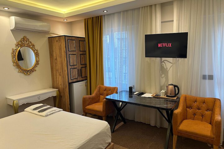 Room 4 of 22