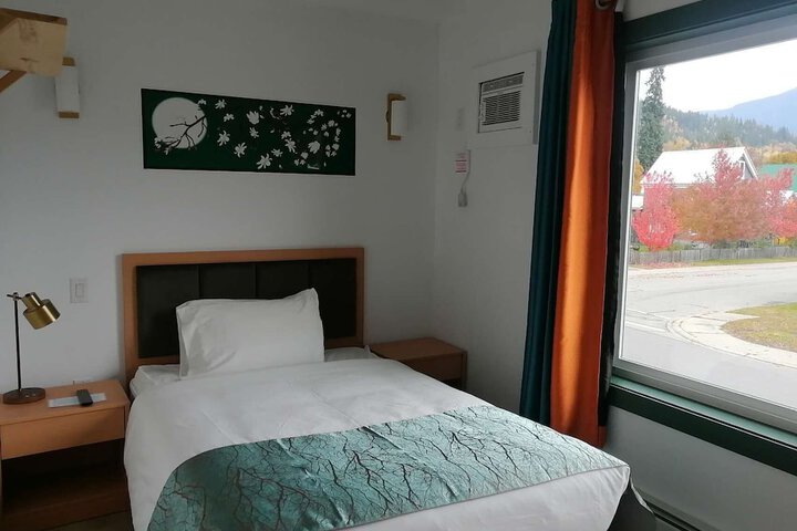 Room 23 of 61